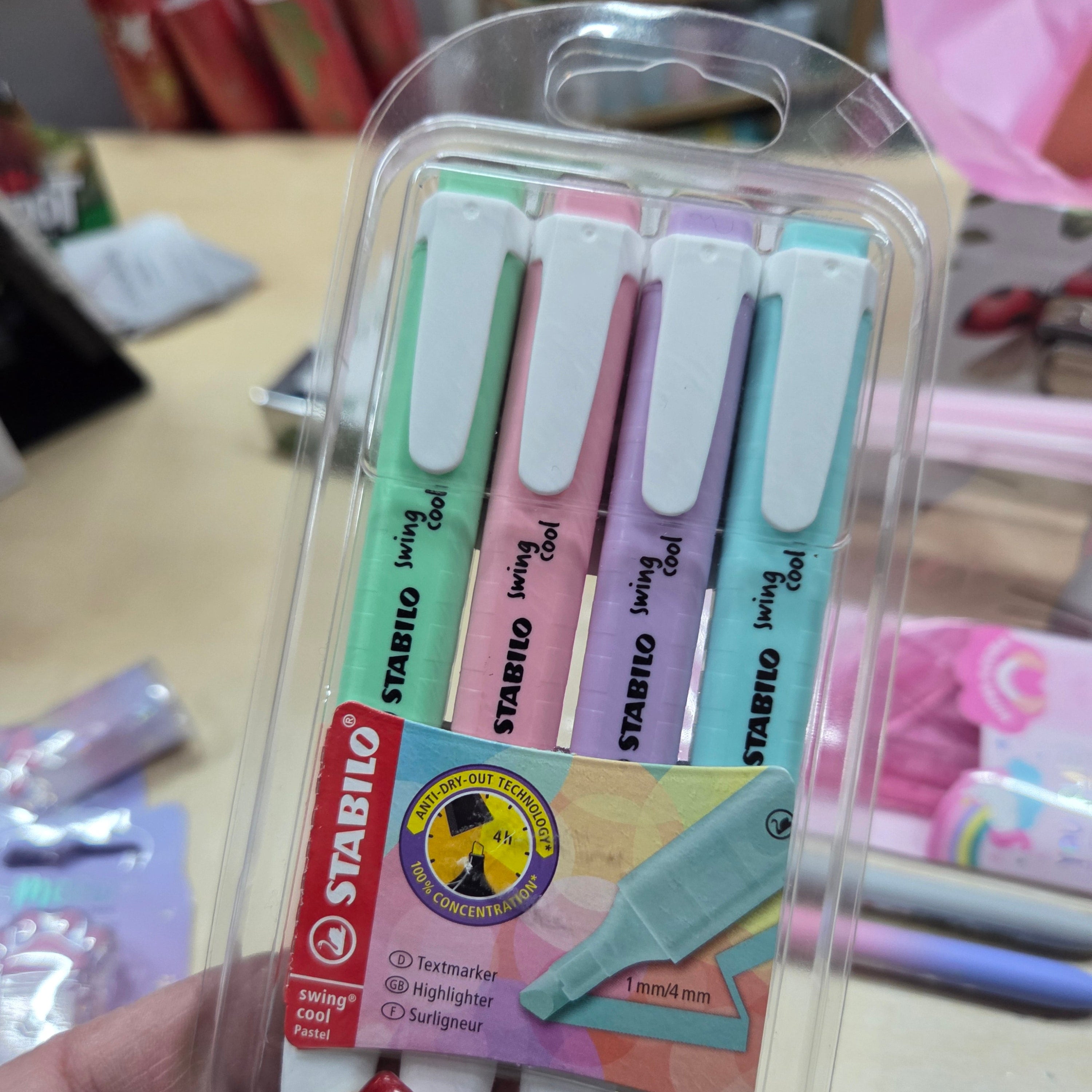 Box regalo con articoli di cancelleria