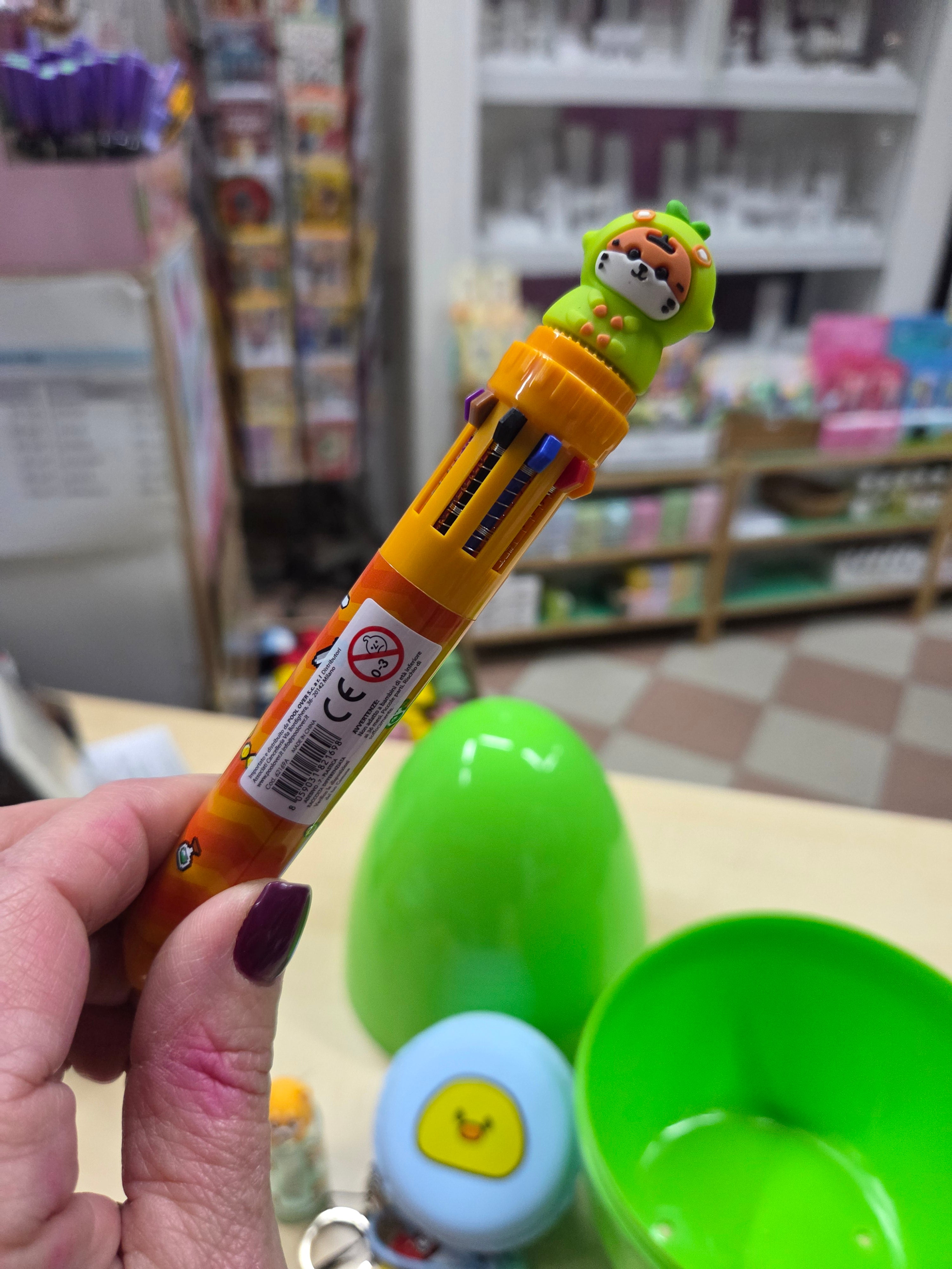 Uovo di Pasqua pieno di cancelleria Kawaii