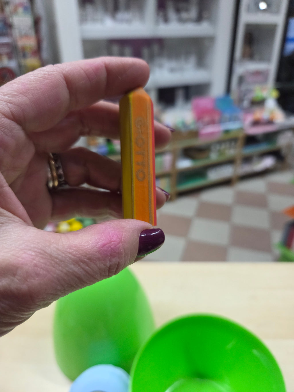 Uovo di Pasqua pieno di cancelleria Kawaii