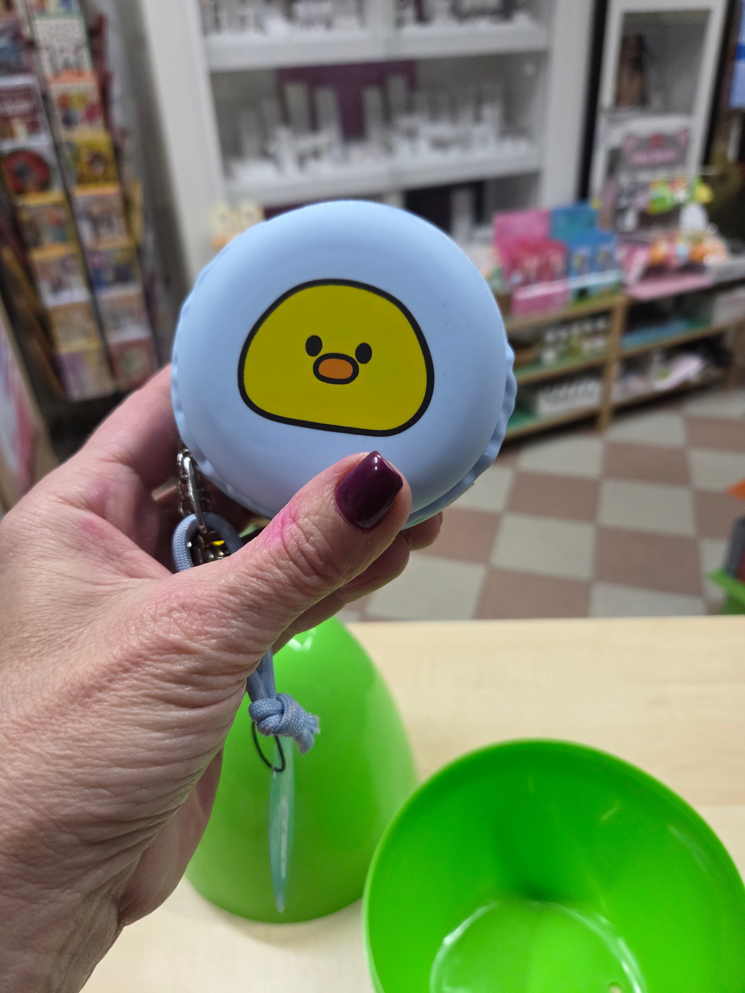 Uovo di Pasqua pieno di cancelleria Kawaii