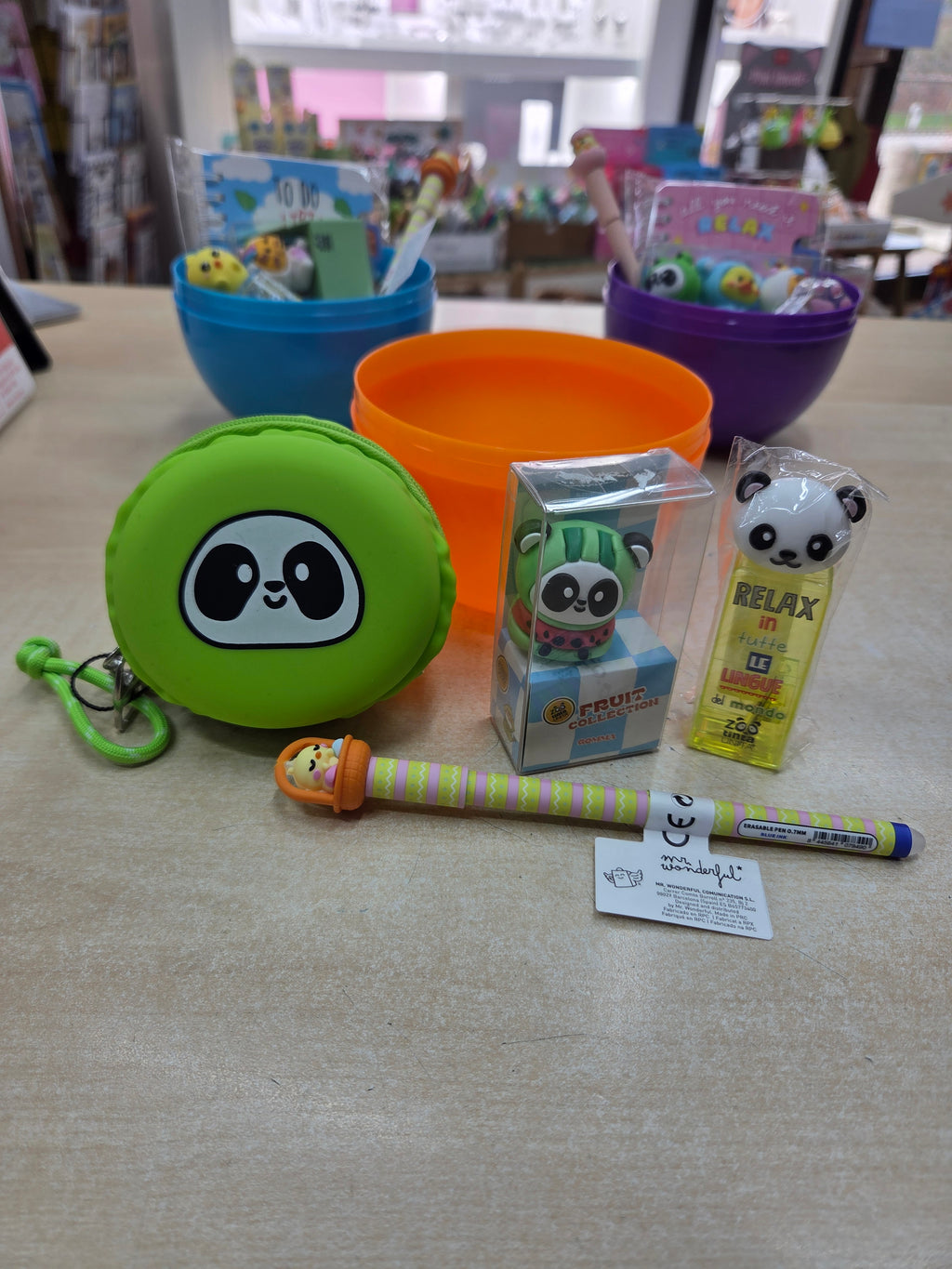 Uovo piccolo di Pasqua pieno di cancelleria Kawaii