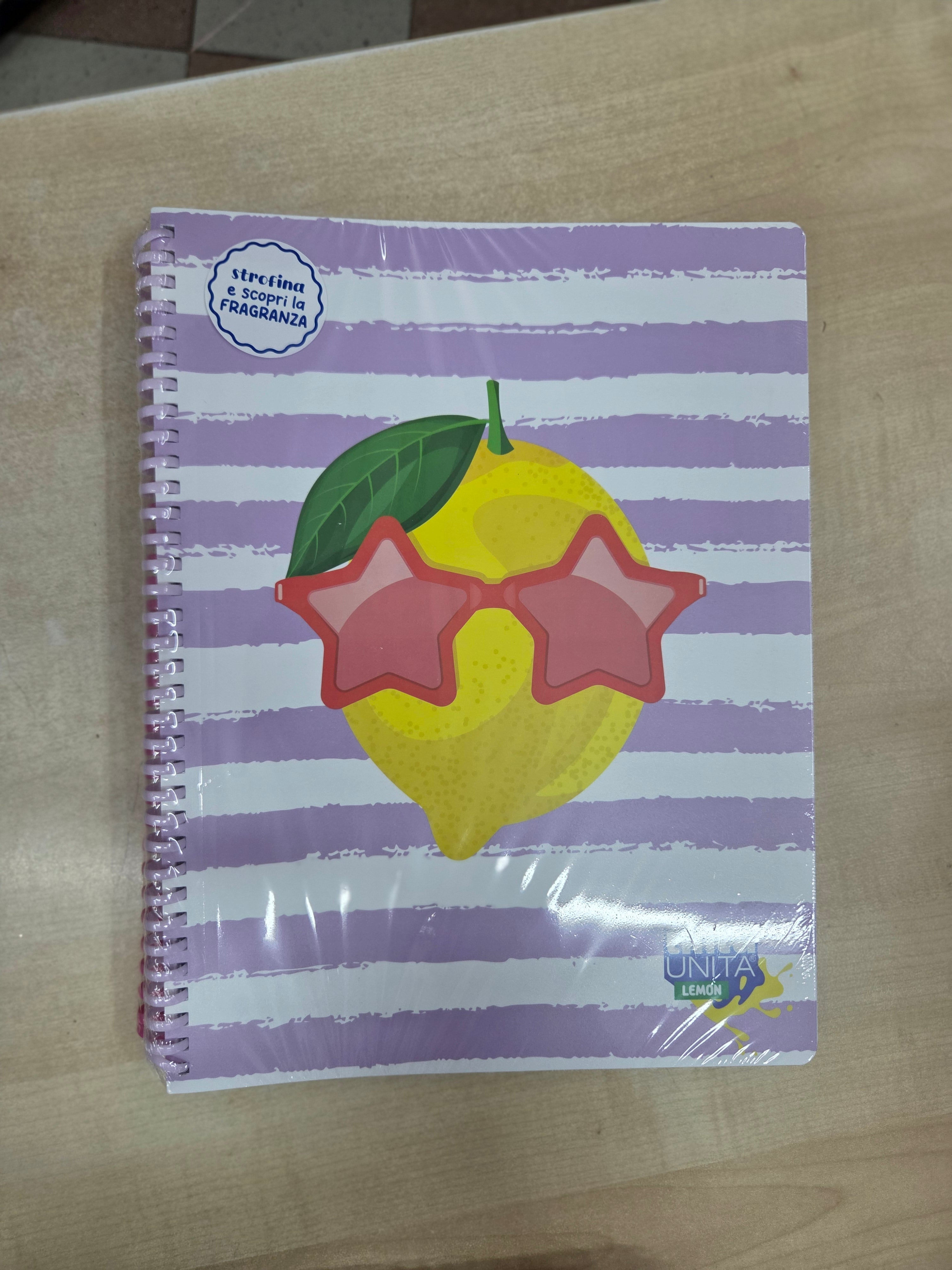 Tinta Unita Juice – Maxi Quaderno Spiralato Profumato A4 – Rigatura 1R