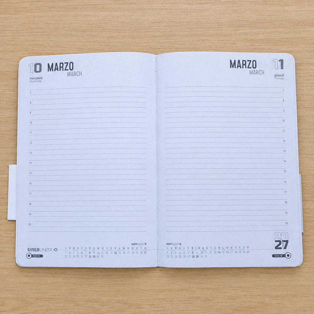 Tinta Unita - Agenda Giornaliera 14,8 × 21 con Pouch e Penna 4 in 1 - 2027