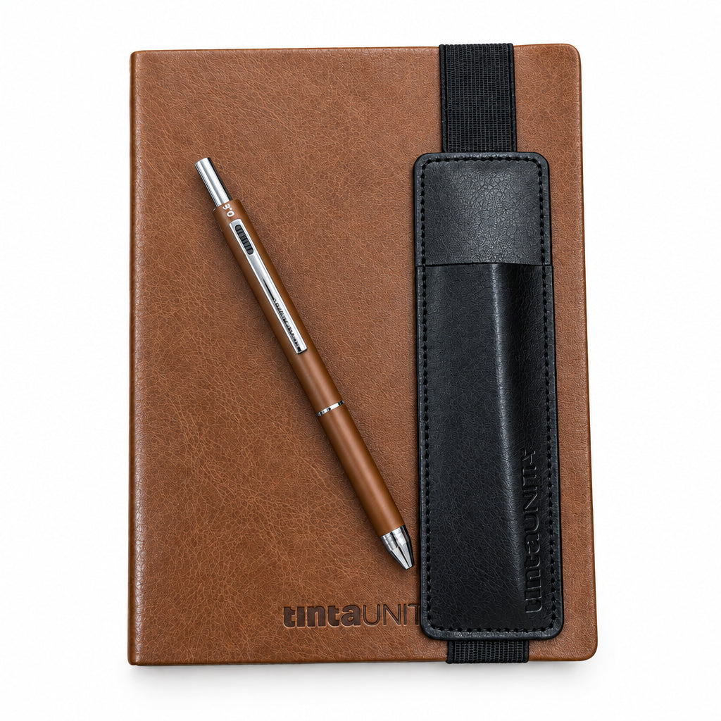 Tinta Unita - Agenda Giornaliera 14,8 × 21 con Pouch e Penna 4 in 1 - 2027