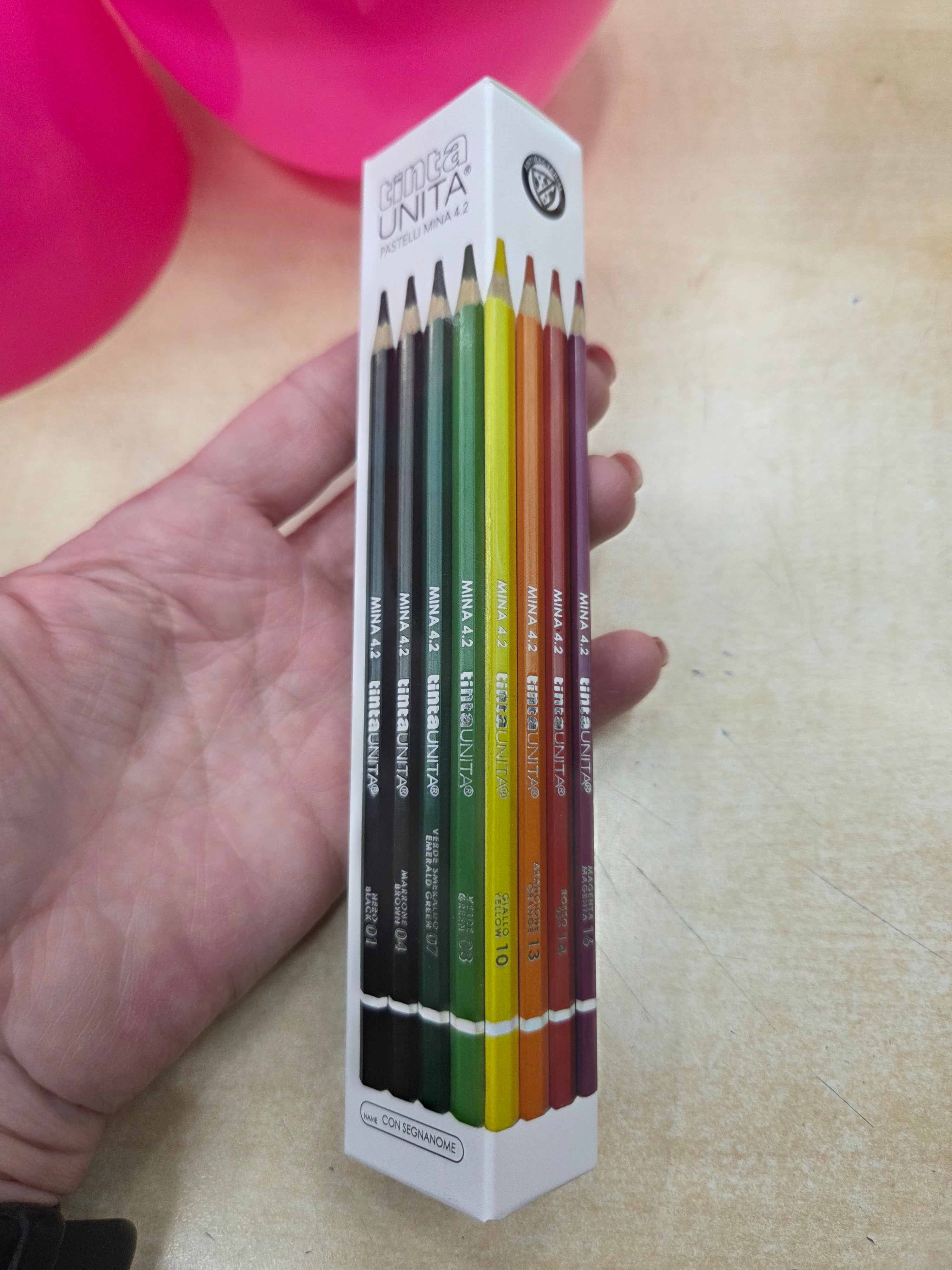 Tinta Unita Kids: Sorpresuovo con all'interno tanti prodotti di cancelleria