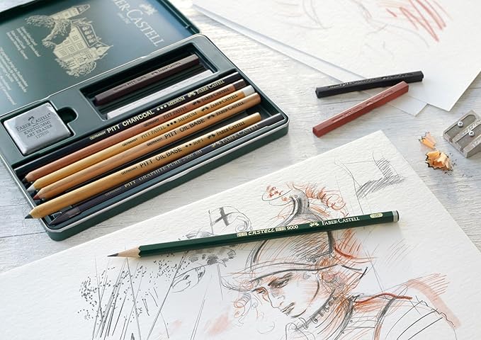 Faber Castell: Set 12 Pitt Monochrome matite e crete per artisti con accessori
