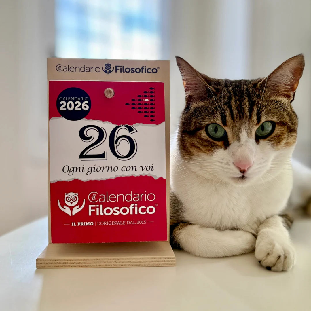 CALENDARIO FILOSOFICO 2026 - MIS. 10 x 14 CM - CON SUPPORTO IN LEGNO