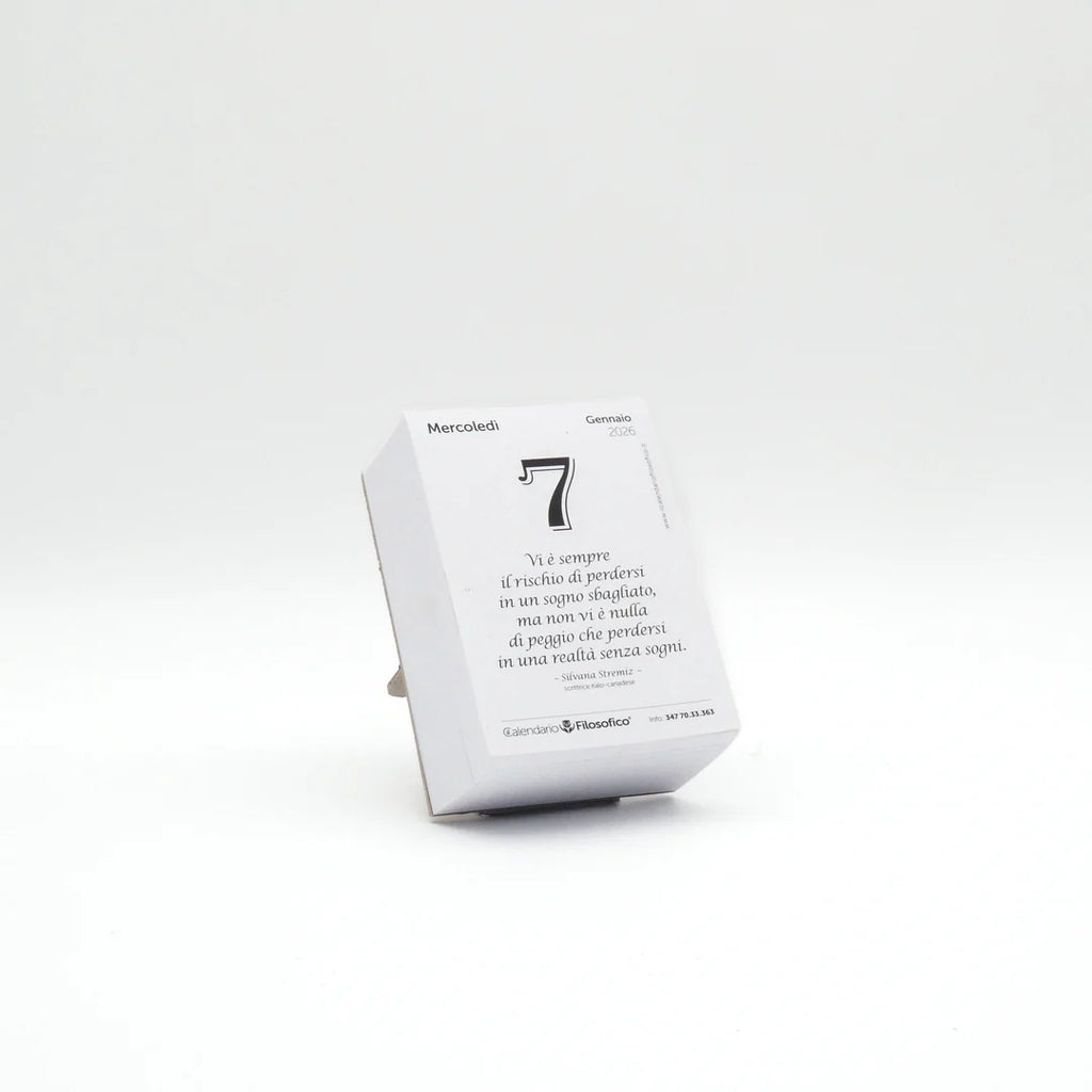 CALENDARIO FILOSOFICO 2026 - A7 MIDI 7,4 x 10,5 CM - CON SUPPORTO IN CARTONE