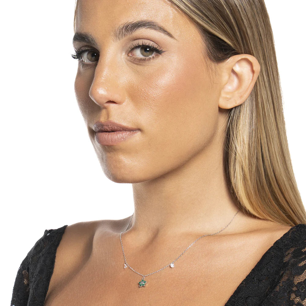 Luca Barra: Collana donna in acciaio con pendente fiore con e zircone verde