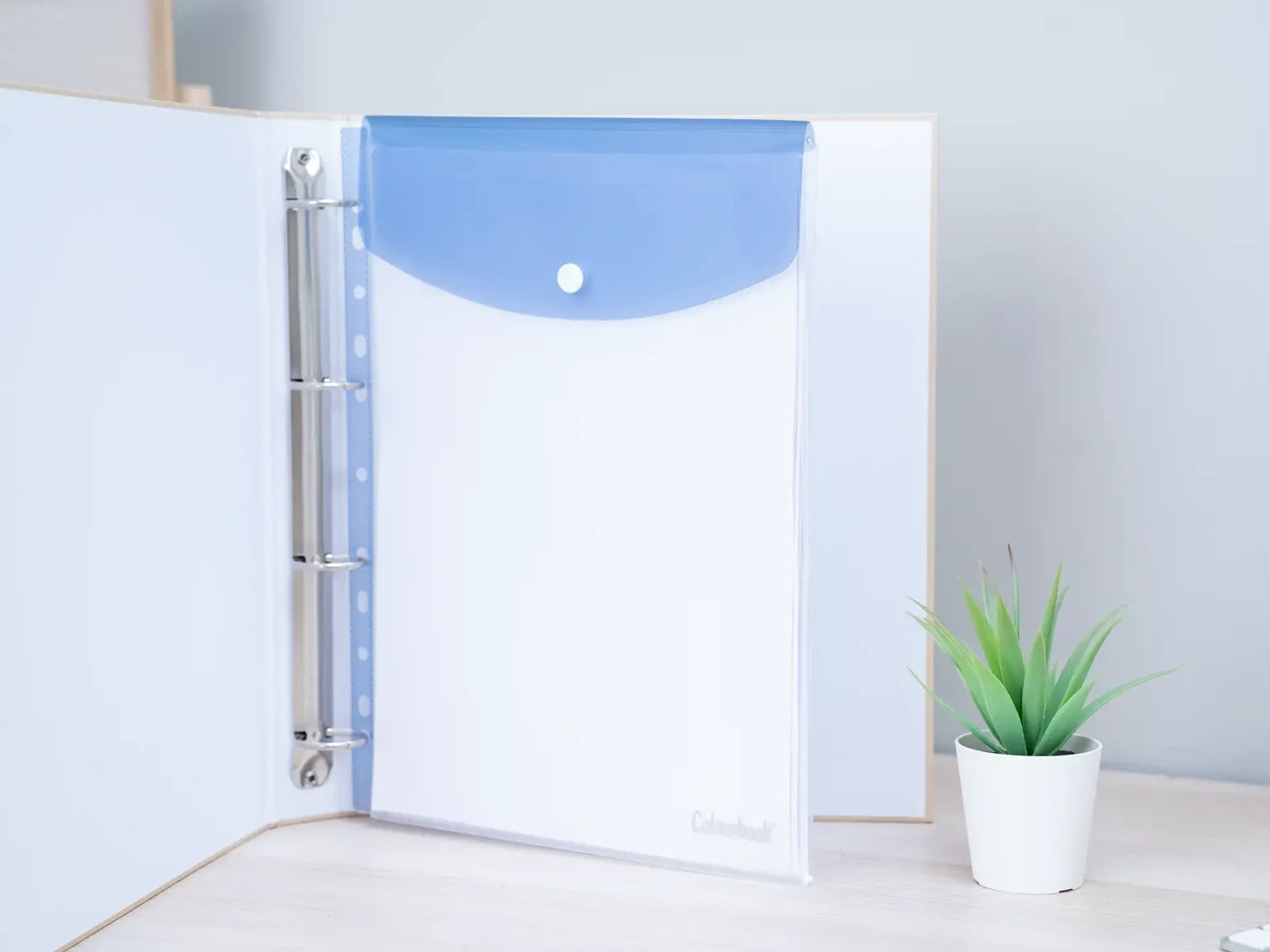 Porta documenti A4 con bottone verticale