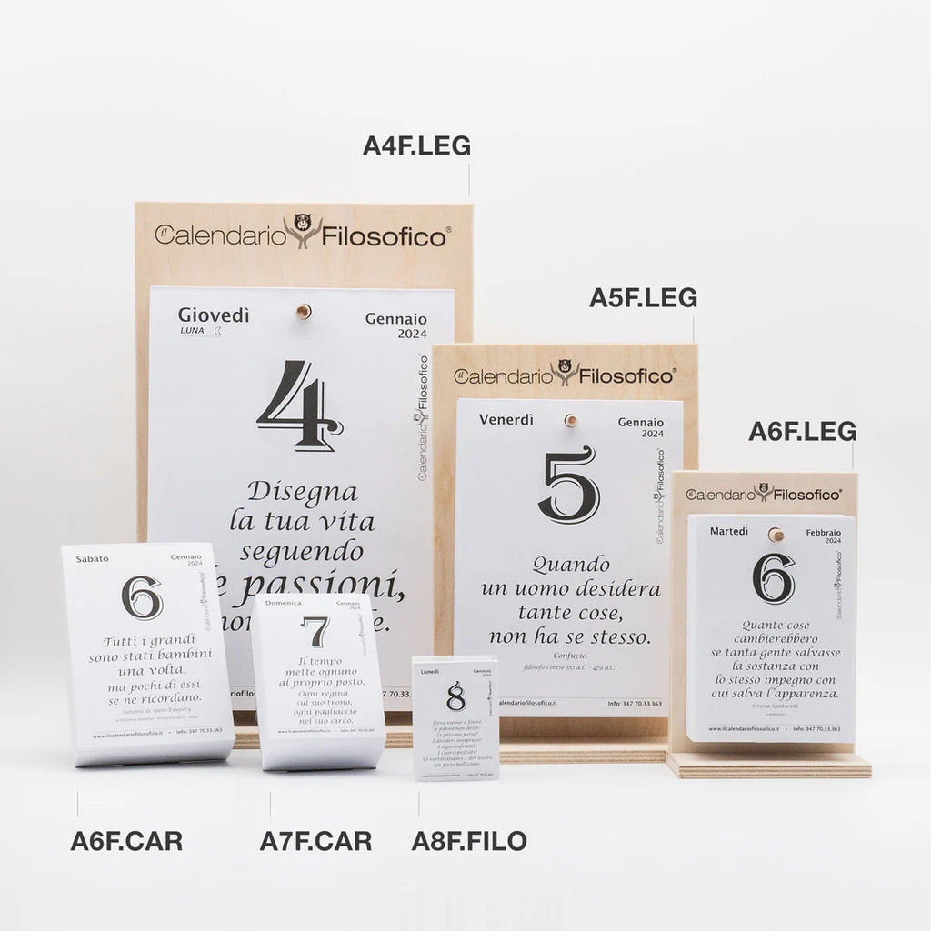 CALENDARIO FILOSOFICO 2026 - A7 MIDI 7,4 x 10,5 CM - CON SUPPORTO IN CARTONE