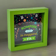 Salvadanaio Decorativo in Legno 16x16 cm – «Rompere dopo la maggiore età»