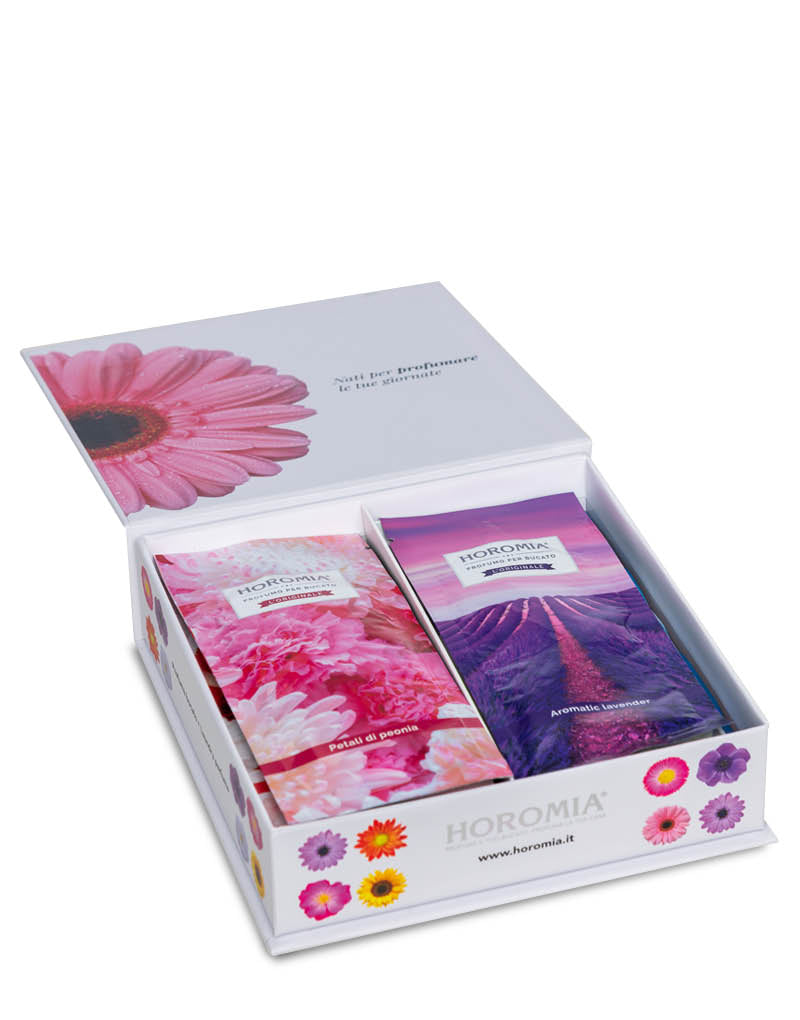 HOROKIT MONODOSE è l’incantevole box contenente 18 fragranze Horomia in formato da 20 ml.