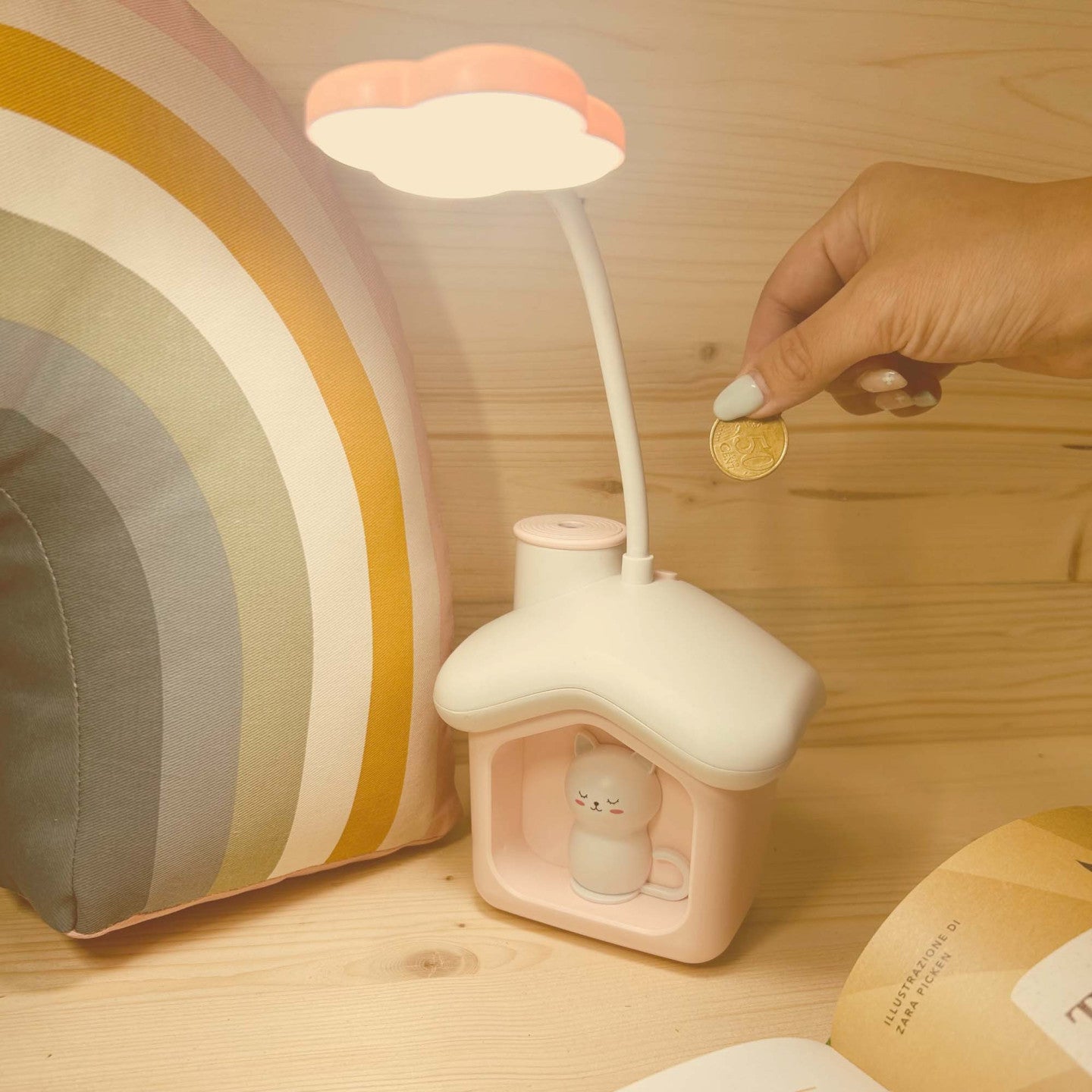 Incanta: Luce Salvadanaio e Temperino con Bimba - Carlotta