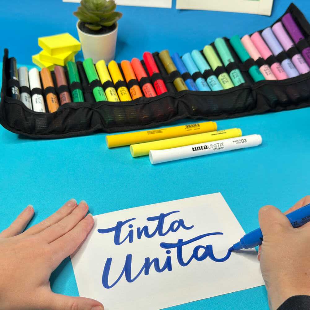 Tinta Unita: maxi rotolo URAMAKI ART con 24 pennarelli art marker