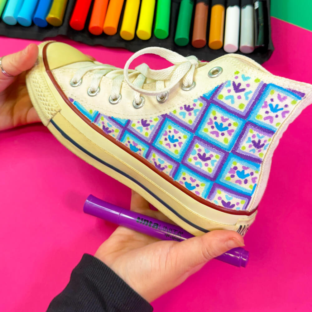 Tinta Unita: maxi rotolo URAMAKI ART con 24 pennarelli art marker